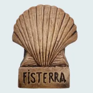 Imán de resina con forma de concha de vieira hecho a mano