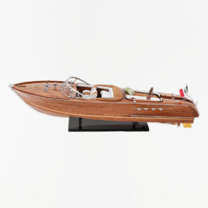 Réplica lancha motora de madera