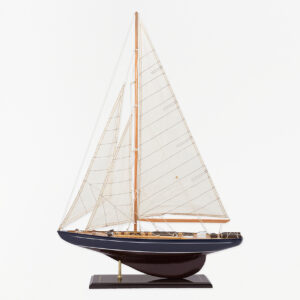 Velero de madera con base