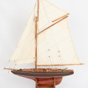 Maqueta de velero “Columbia” Lux en madera