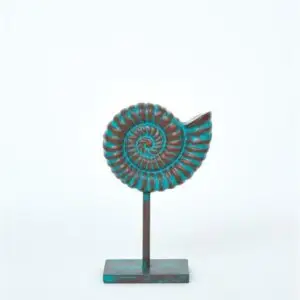 caracola de metal con base decorativa