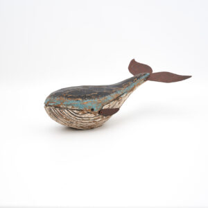 Ballena de madera decorativa