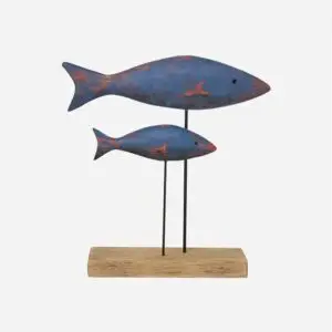 Peces de madera con base decorativa
